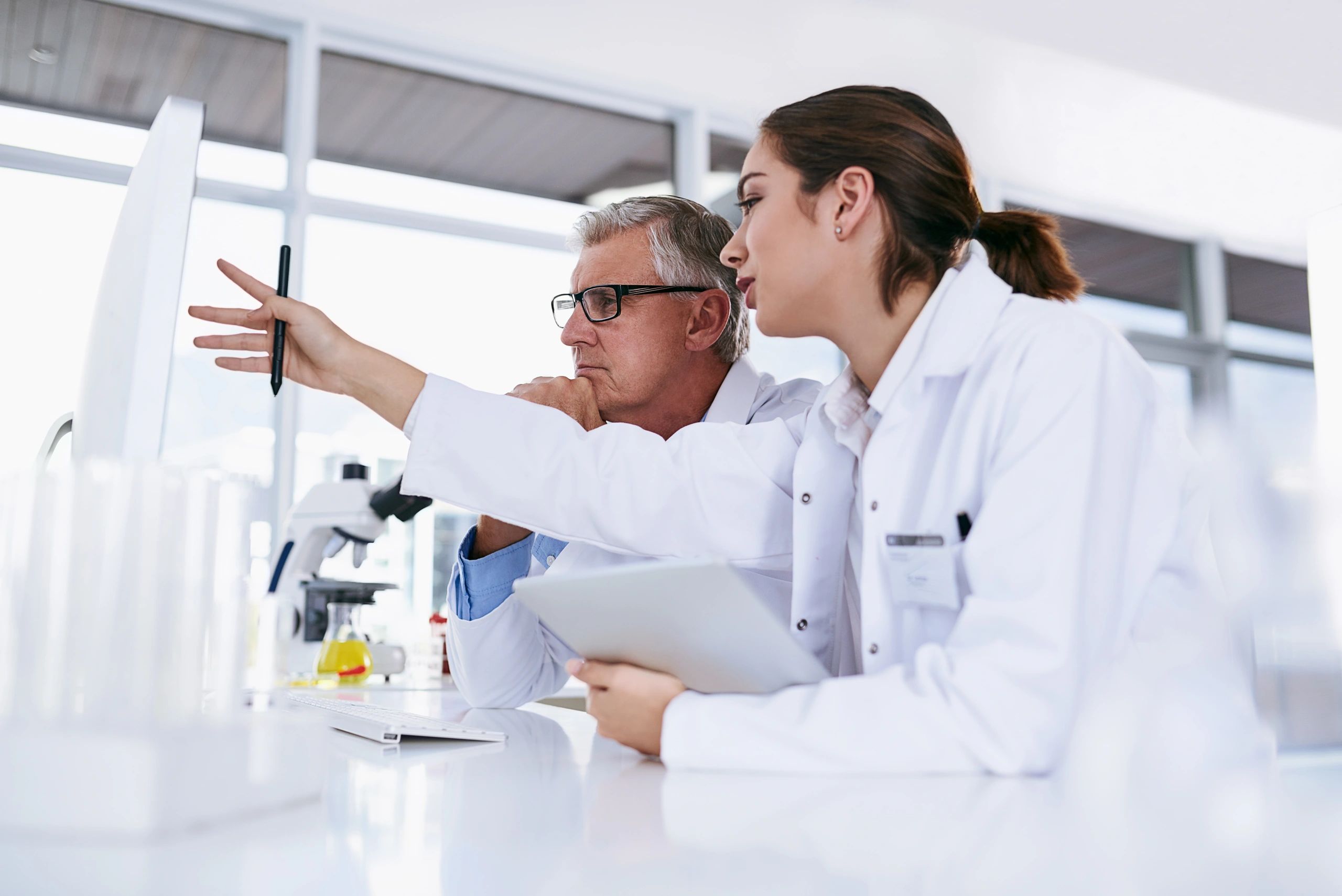 laboratory team consulting